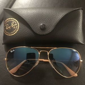 Aviator blue gradient ray bans with gold frame